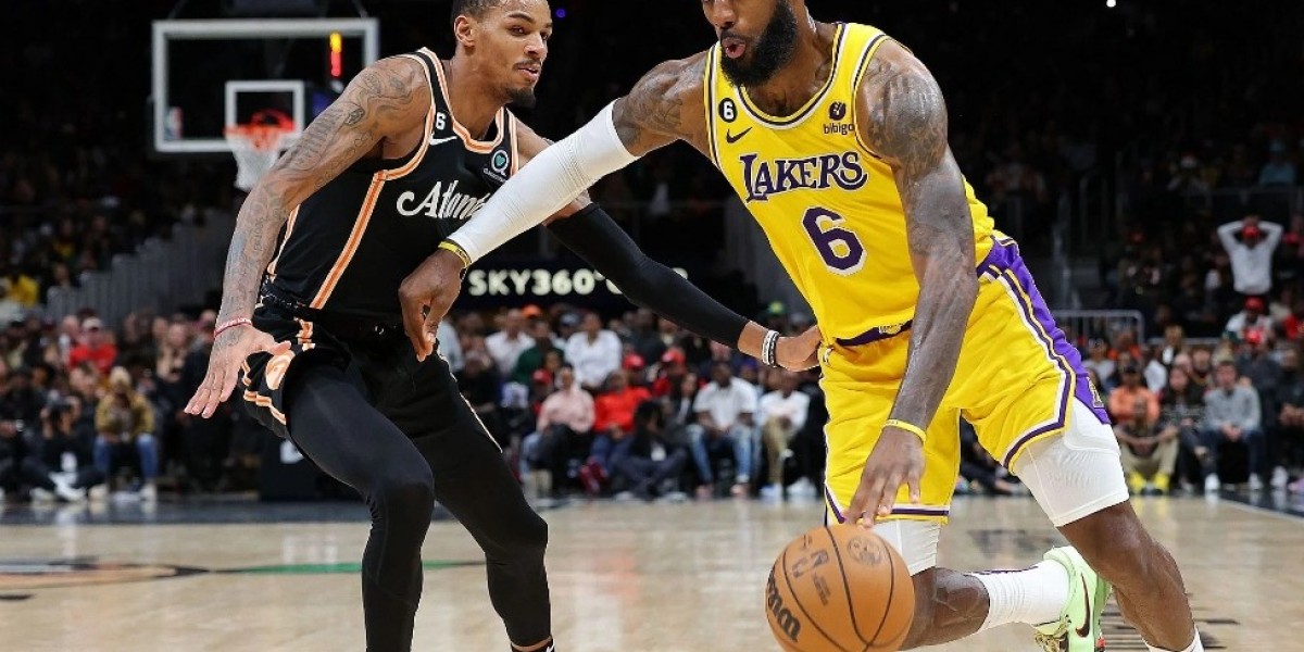 Lakers Pursuing Dejounte Murray: Trade Rumors Heat Up